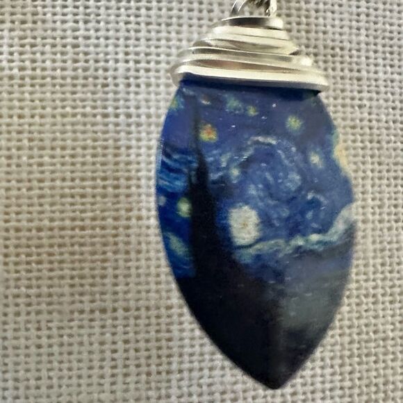 d’ears “Starry Night” Earrings – Vincent Van Gogh Artwork - Picture 4 of 7